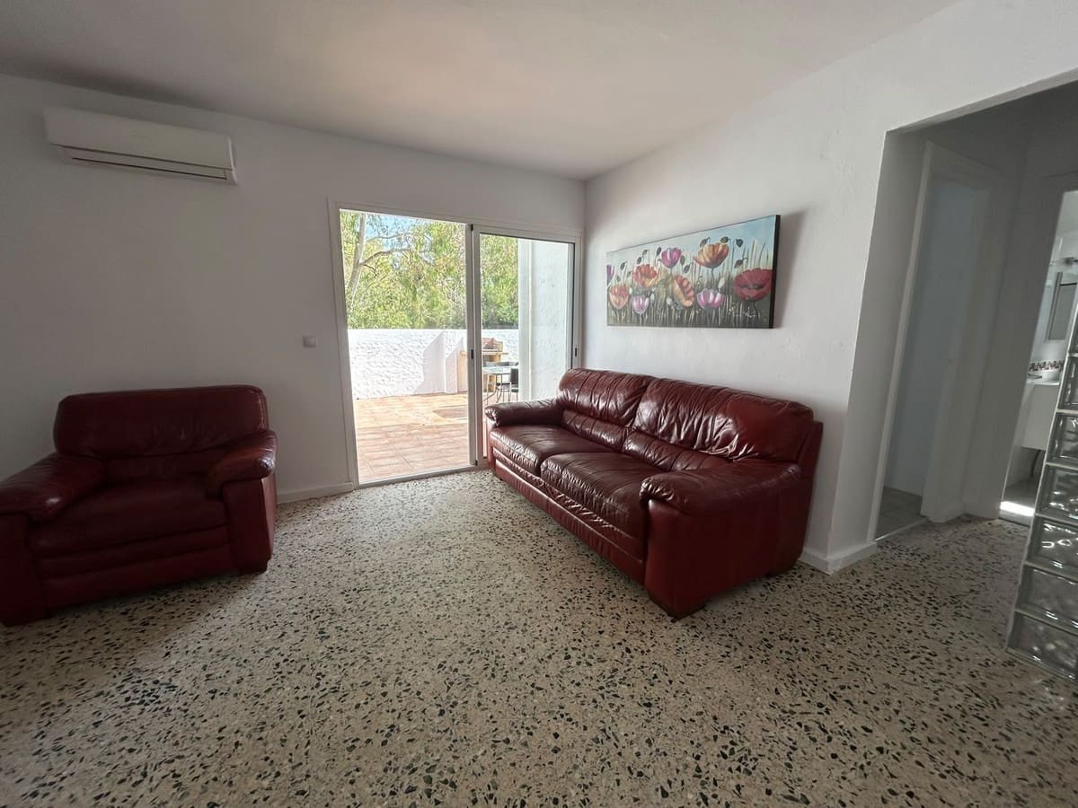 2 soverom Hus til salgs i Estepona med svømmebasseng - € 299 995 (Ref: 10035485)