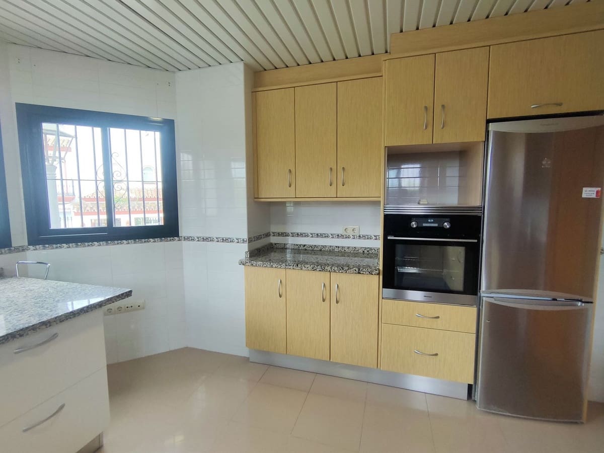 4 bedroom Townhouse for sale in Cancelada - € 600,000 (Ref: 10035579)