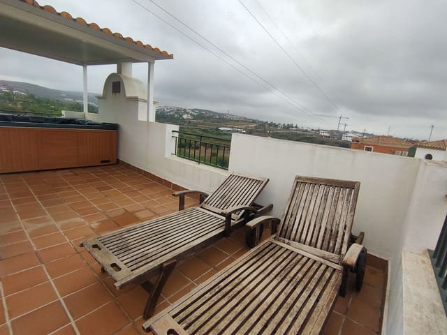 4 bedroom Townhouse for sale in Cancelada, Estepona - € 600,000 (Ref: 10035579)