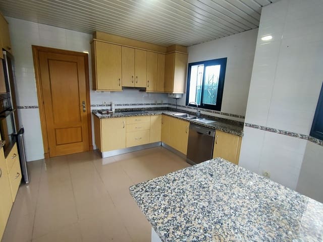 4 bedroom Townhouse for sale in Cancelada, Estepona - € 600,000 (Ref: 10035579)