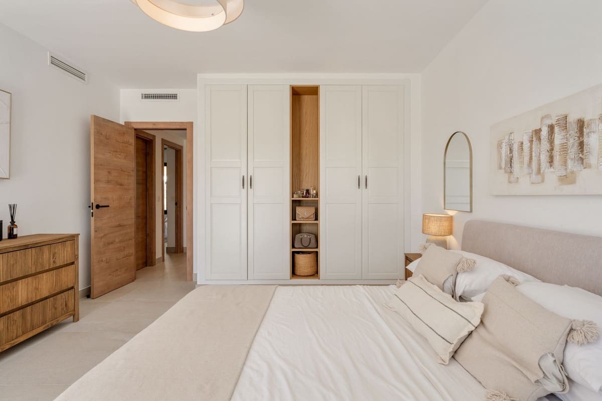 4 bedroom Townhouse for sale in Estepona with pool garage - € 750,000 (Ref: 10035594)