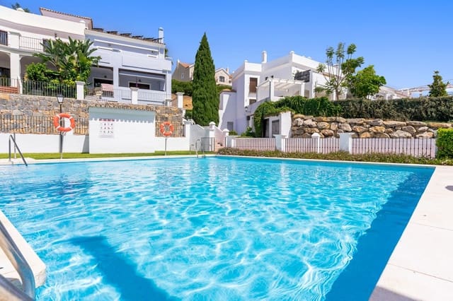 4 bedroom Townhouse for sale in Estepona with pool garage - € 750,000 (Ref: 10035594)