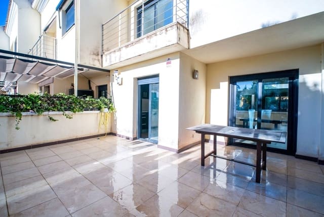 4 bedroom Townhouse for sale in Estepona with pool garage - € 750,000 (Ref: 10035595)