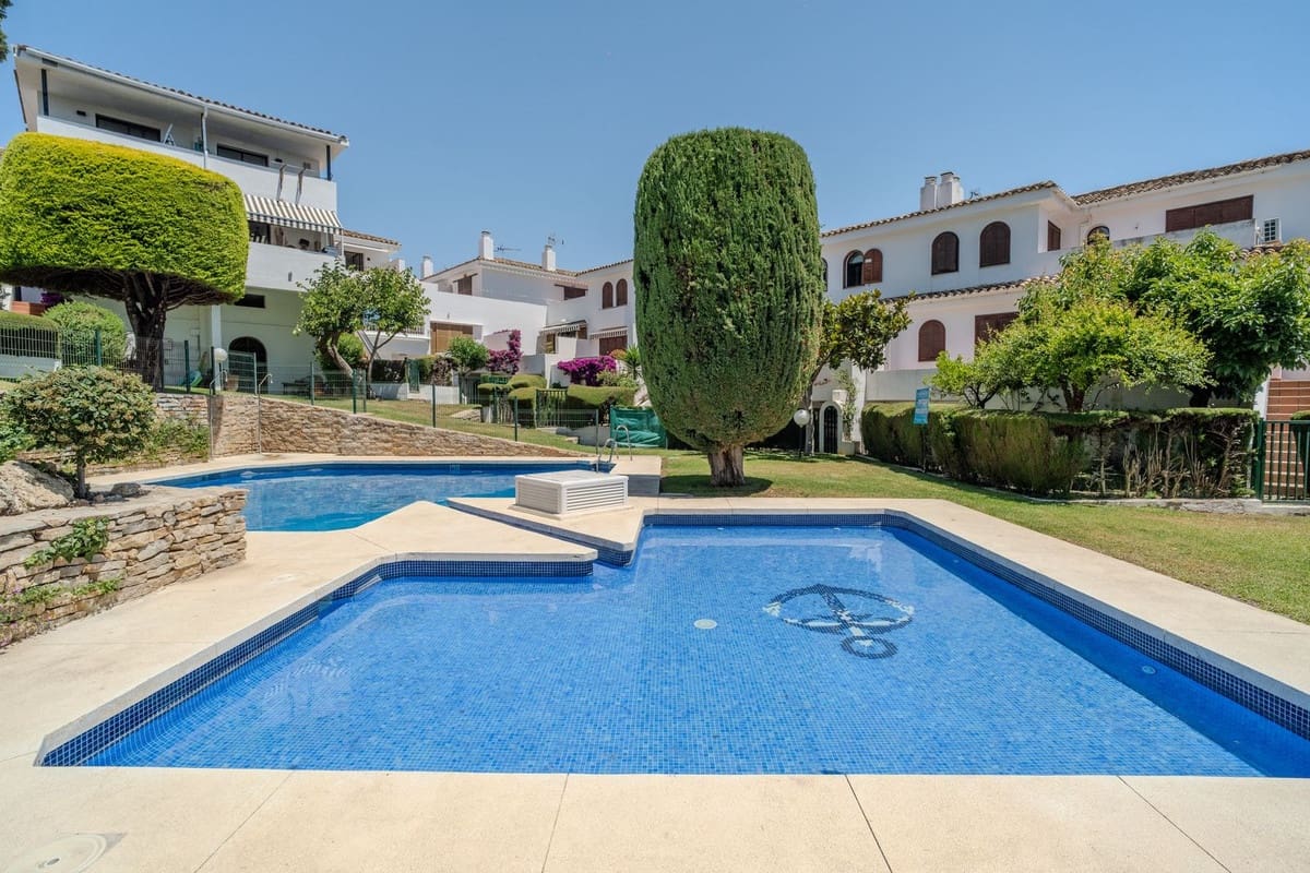 4 slaapkamer Huis te koop in Costalita met zwembad - € 750.000 (Ref: 10038947)