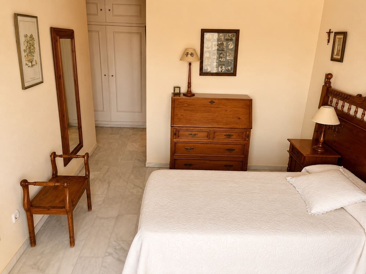 Casa de 3 habitaciones en Estepona en venta con piscina garaje - 490.000 € (Ref: 10038957)