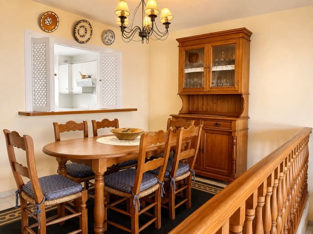 3 bedroom Townhouse for sale in Estepona with pool garage - € 490,000 (Ref: 10038957)