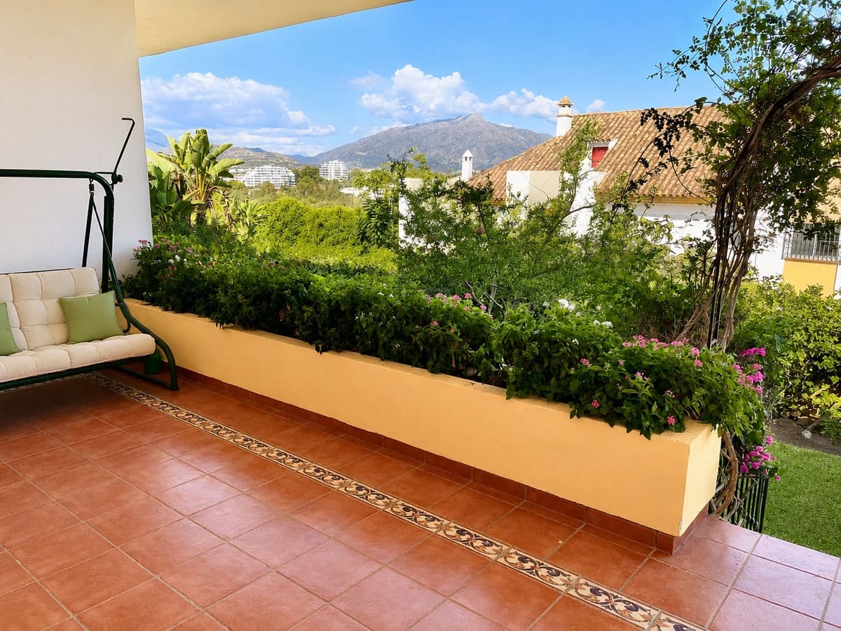 Casa de 3 habitaciones en Estepona en venta con piscina garaje - 490.000 € (Ref: 10038957)