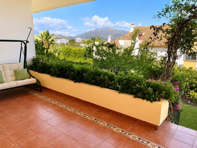 3 bedroom Townhouse for sale in Estepona with pool garage - € 490,000 (Ref: 10038957)
