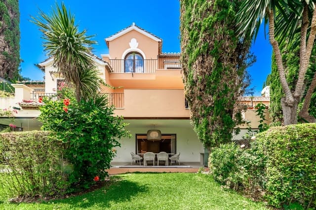 4 makuuhuone Omakotitalo myytävänä paikassa New Golden Mile, Estepona mukana uima-altaan 
autotalli - 2 100 000 € (Ref: 10039290)