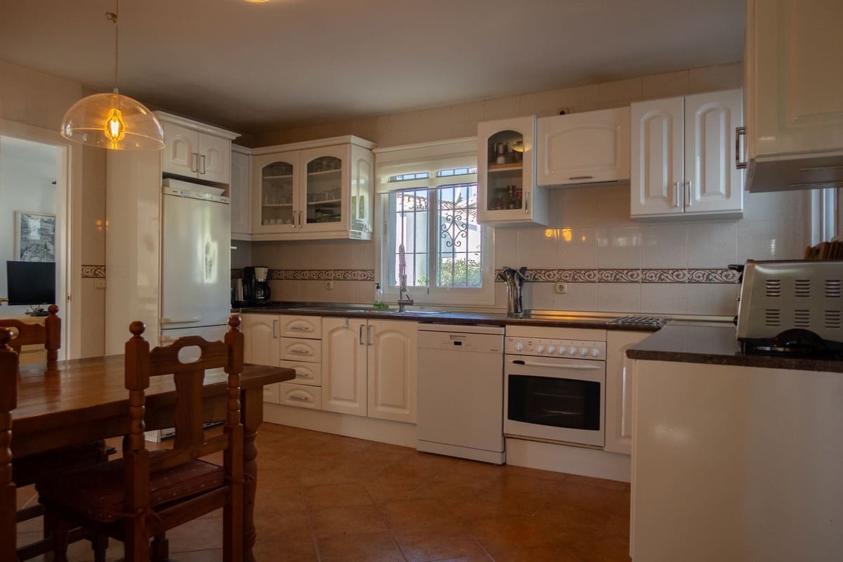 3 camera da letto Villa in vendita in Madrid citta con piscina garage - 1.100.000 € (Rif: 10041799)