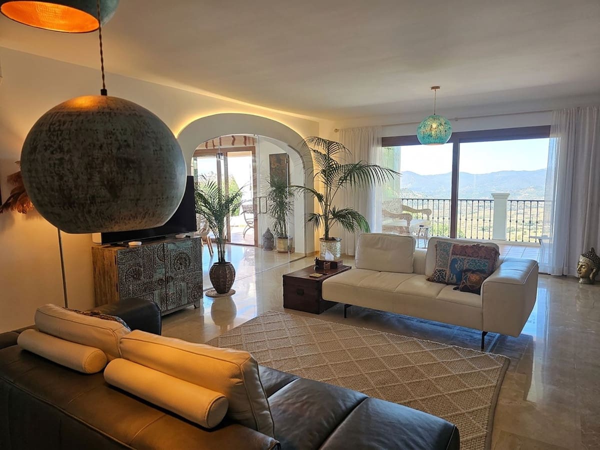 4 bedroom Villa for sale in Mijas with pool garage - € 1,400,000 (Ref: 10041906)