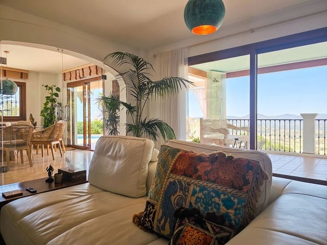 4 bedroom Villa for sale in Mijas with pool garage - € 1,400,000 (Ref: 10041906)