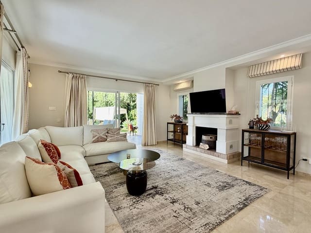 4 slaapkamer Villa te koop in El Rosario, Marbella met zwembad garage - € 1.850.000 (Ref: 10043289)