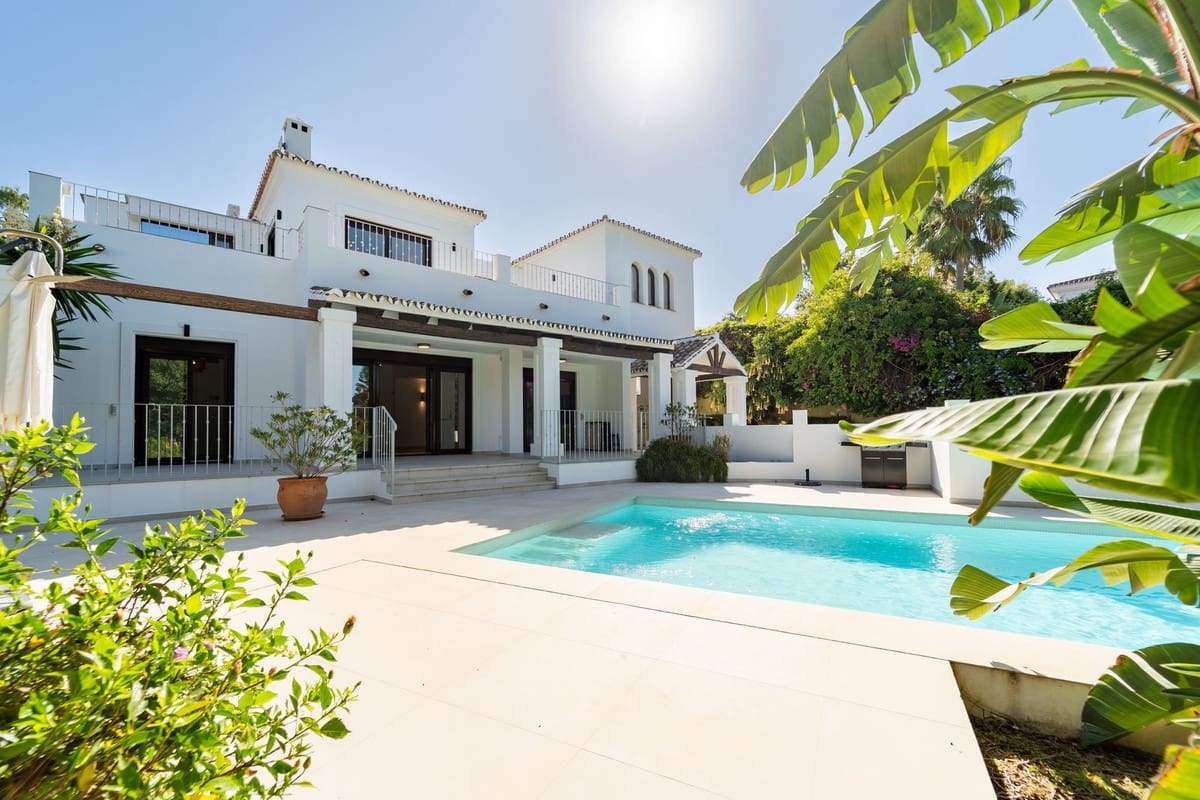 5 slaapkamer Villa te koop in El Rosario met zwembad garage - € 1.995.000 (Ref: 10043583)
