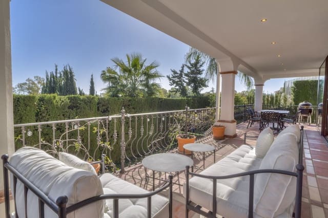 5 bedroom Villa for sale in Estepona with pool garage - € 2,300,000 (Ref: 10045269)
