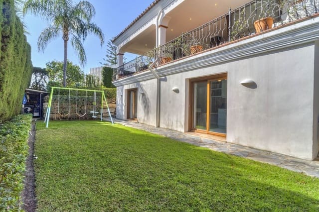 5 bedroom Villa for sale in Estepona with pool garage - € 2,300,000 (Ref: 10045269)