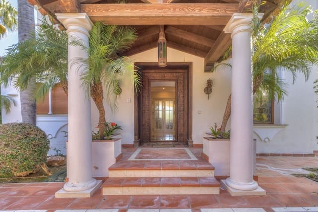 5 bedroom Villa for sale in Estepona with pool garage - € 2,300,000 (Ref: 10045269)