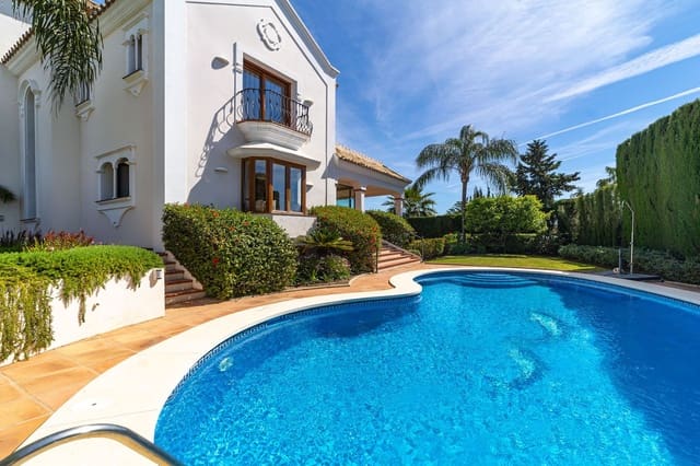 5 bedroom Villa for sale in Estepona with pool garage - € 2,300,000 (Ref: 10045269)