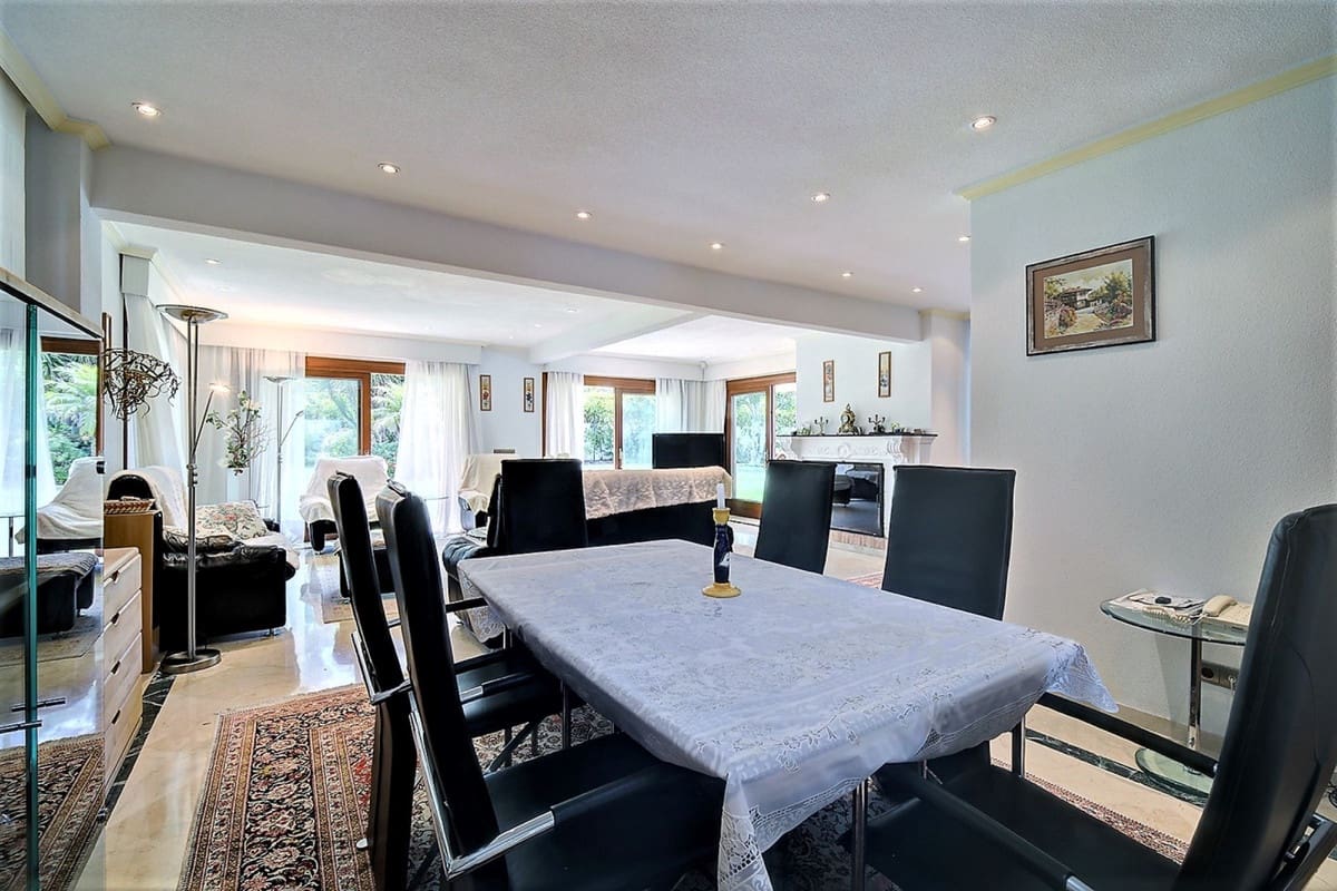 5 slaapkamer Villa te koop in Costalita met zwembad garage - € 2.400.000 (Ref: 10045271)