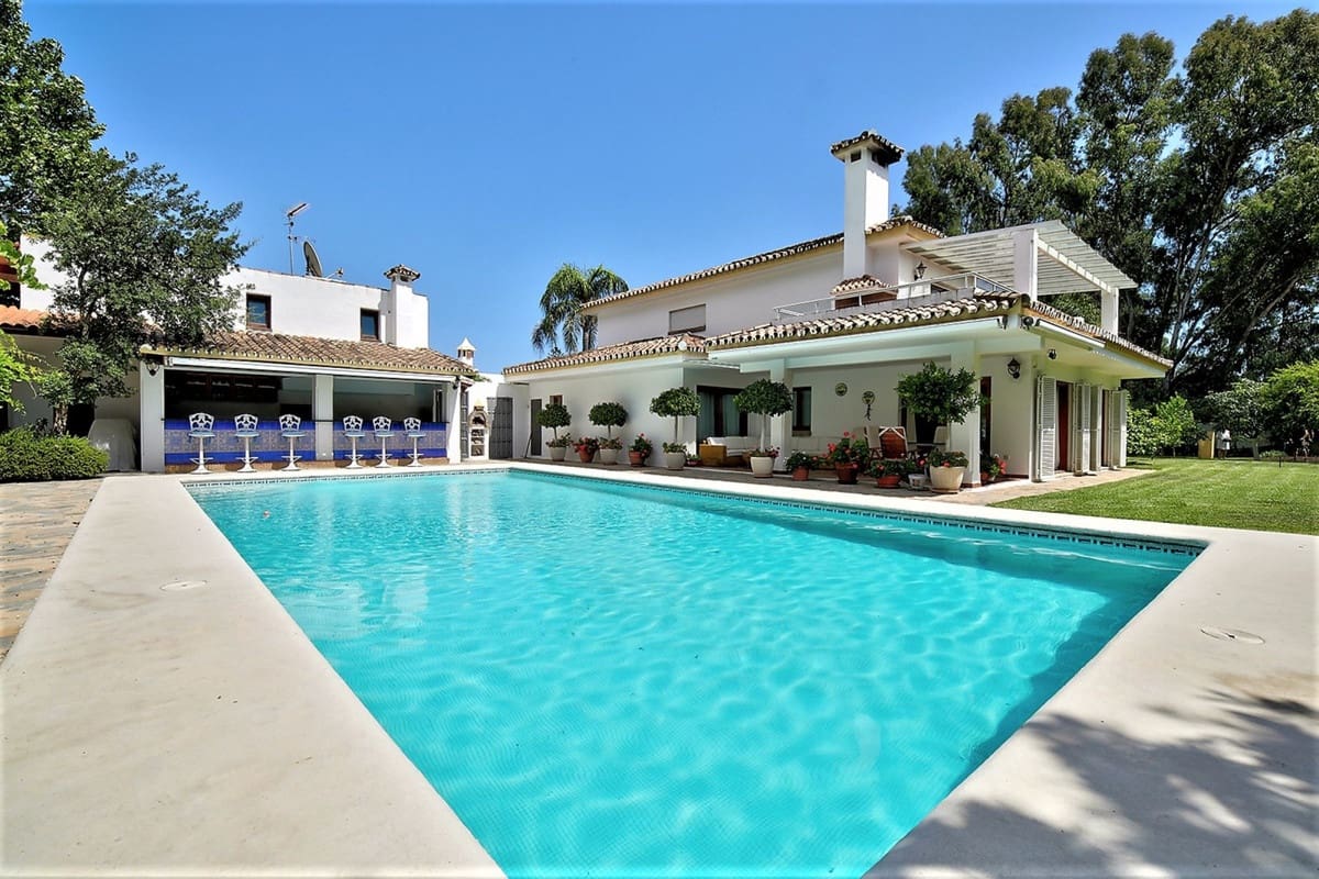 5 slaapkamer Villa te koop in Costalita met zwembad garage - € 2.400.000 (Ref: 10045271)