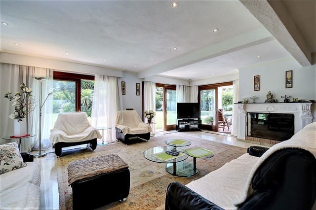 5 slaapkamer Villa te koop in Costalita, Estepona met zwembad garage - € 2.400.000 (Ref: 10045271)