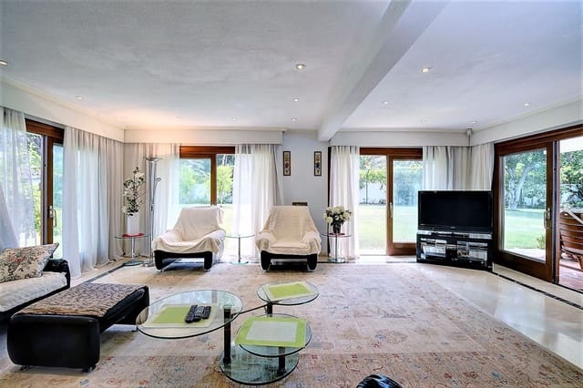 5 slaapkamer Villa te koop in Costalita, Estepona met zwembad garage - € 2.400.000 (Ref: 10045271)