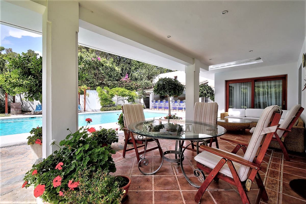 5 slaapkamer Villa te koop in Costalita met zwembad garage - € 2.400.000 (Ref: 10045271)