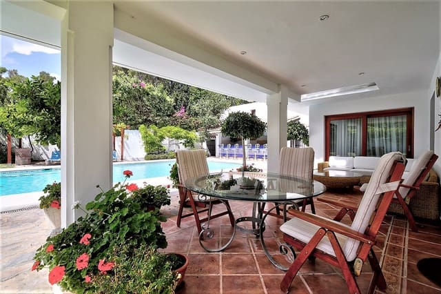 5 slaapkamer Villa te koop in Costalita, Estepona met zwembad garage - € 2.400.000 (Ref: 10045271)