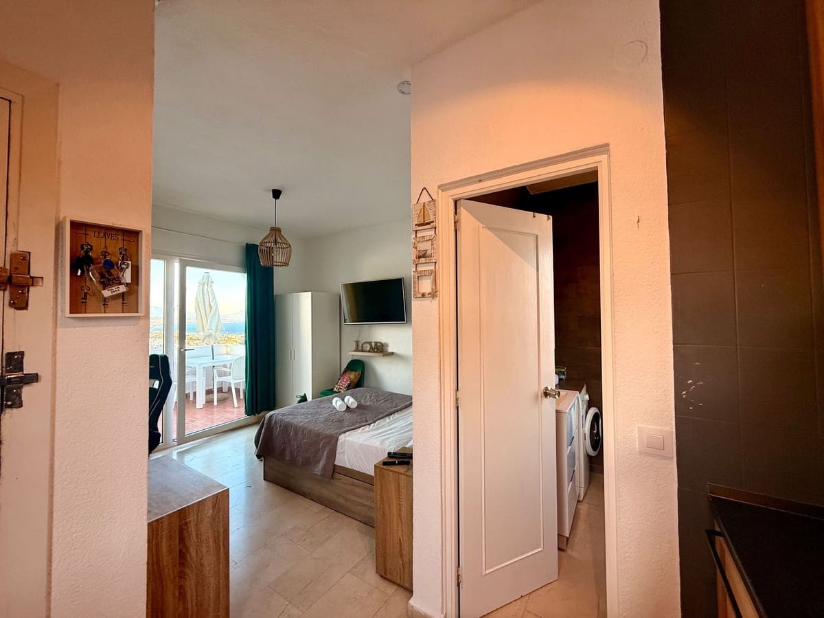Yksiö myytävänä paikassa Manilva mukana uima-altaan - 160 000 € (Ref: 10045277)
