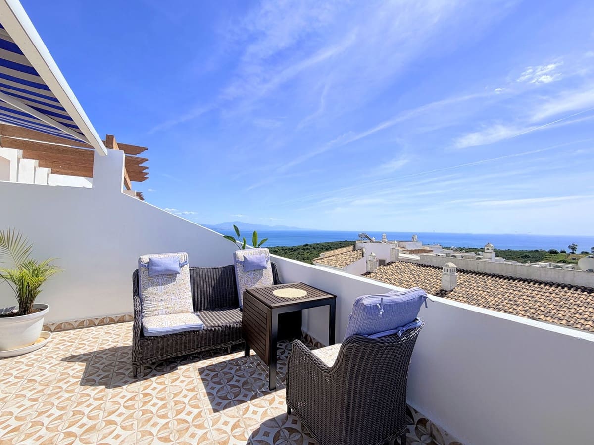 4 bedroom Townhouse for sale in La Duquesa / Puerto de la Duquesa with pool garage - € 450,000 (Ref: 10047556)