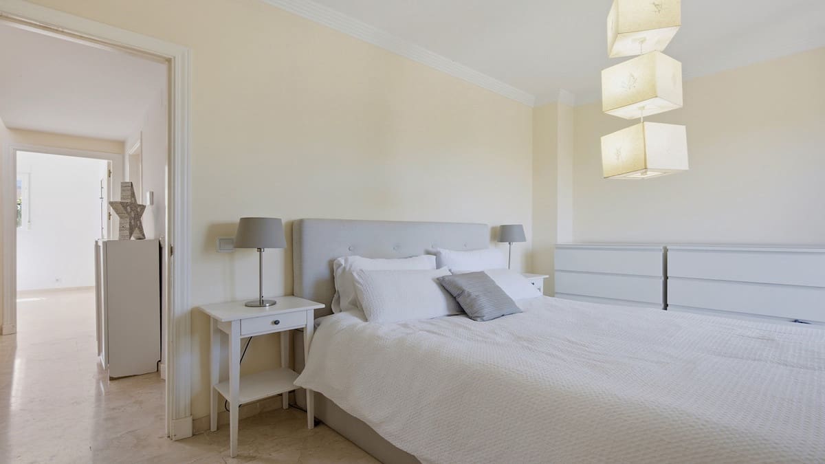 3 sovrum Hus till salu i La Duquesa / Puerto de la Duquesa med pool garage - 450 000 € (Ref: 10047560)