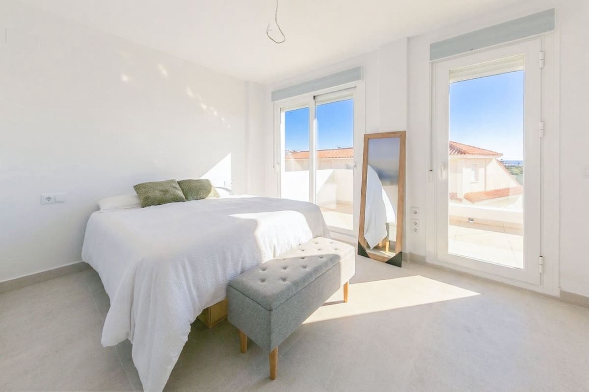 2 bedroom Townhouse for sale in Manilva with pool garage - € 315,000 (Ref: 10047567)