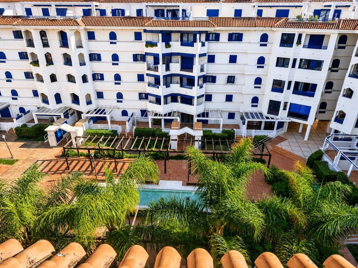 1 chambre Penthouse à vendre à San Luis de Sabinillas avec piscine garage - 325 000 € (Ref: 10047568)