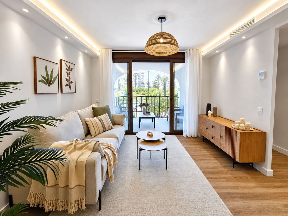 Apartamento de 2 habitaciones en La Duquesa / Puerto de la Duquesa en venta - 345.000 € (Ref: 10047571)