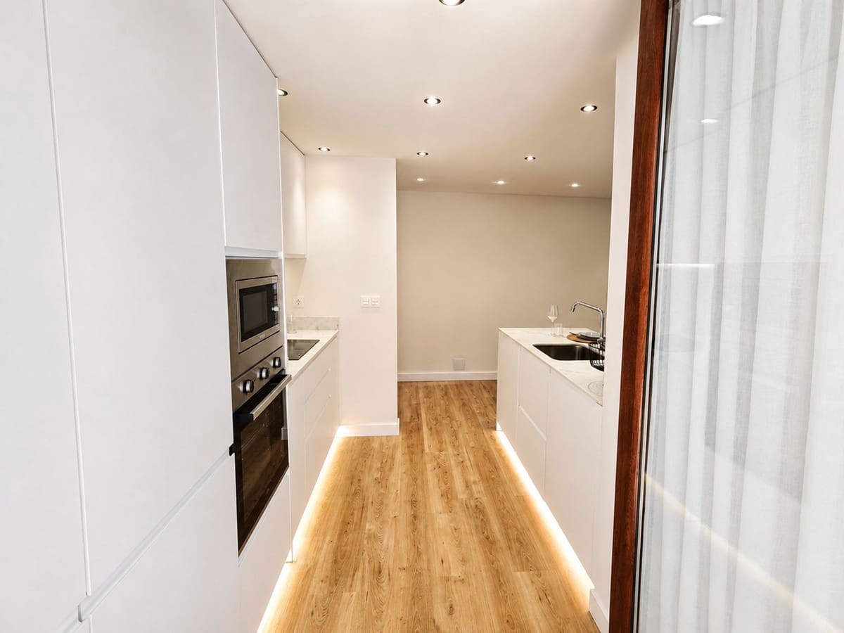 Apartamento de 2 habitaciones en La Duquesa / Puerto de la Duquesa en venta - 345.000 € (Ref: 10047571)