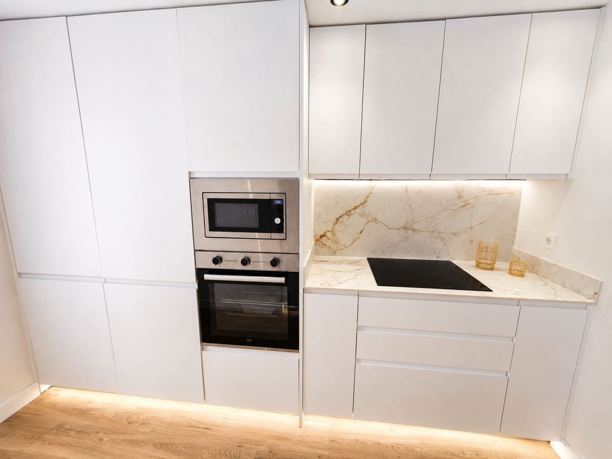 Apartamento de 2 habitaciones en La Duquesa / Puerto de la Duquesa en venta - 345.000 € (Ref: 10047571)