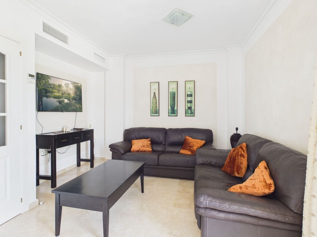 4 bedroom Townhouse for sale in La Duquesa / Puerto de la Duquesa with pool garage - € 370,000 (Ref: 10047577)