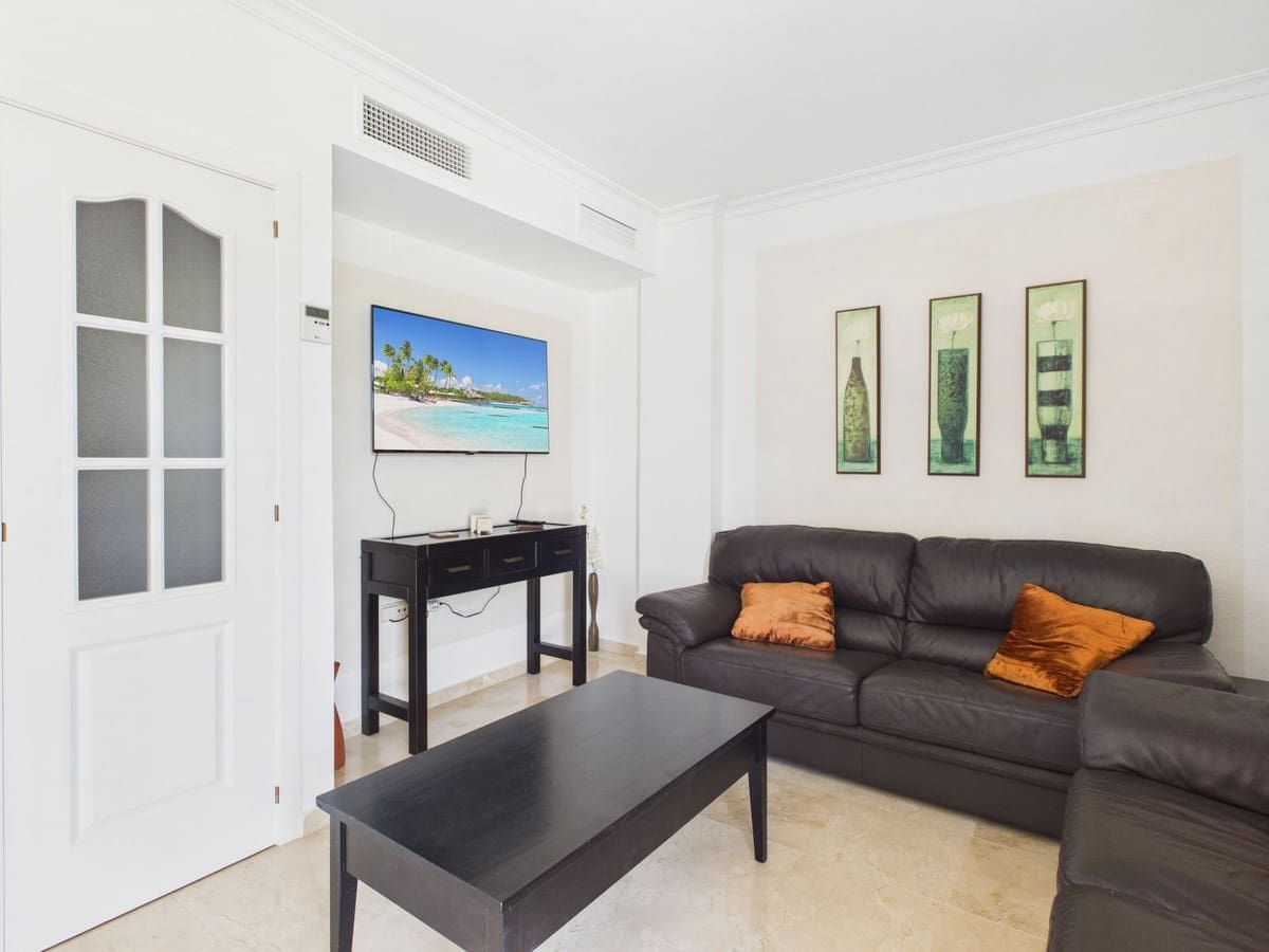 4 bedroom Townhouse for sale in La Duquesa / Puerto de la Duquesa with pool garage - € 370,000 (Ref: 10047577)