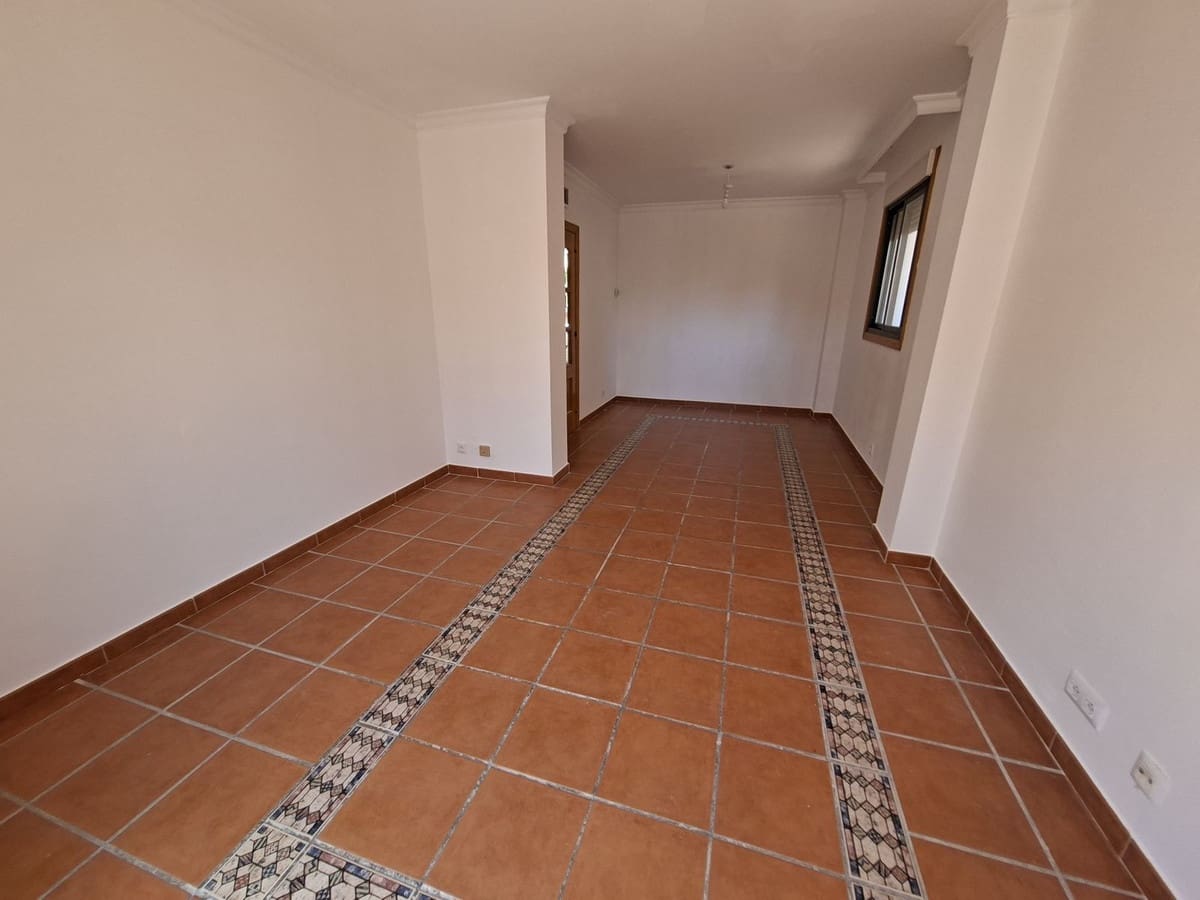 Chalet de 3 habitaciones en San Luis de Sabinillas en venta con piscina garaje - 420.000 € (Ref: 10047589)