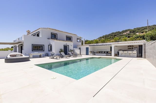 Chalet de 4 habitaciones en Casares en venta con piscina garaje - 1.999.000 € (Ref: 10047596)
