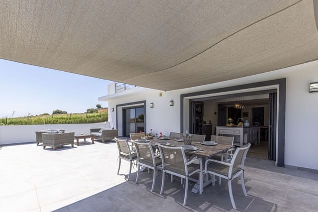 Chalet de 4 habitaciones en Casares en venta con piscina garaje - 1.999.000 € (Ref: 10047596)