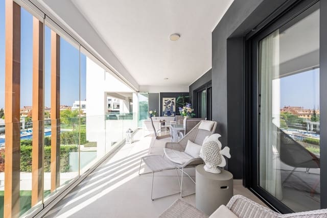 3 sovrum Lägenhet till salu i Bel-Air, Estepona med pool garage - 645 000 € (Ref: 10047599)