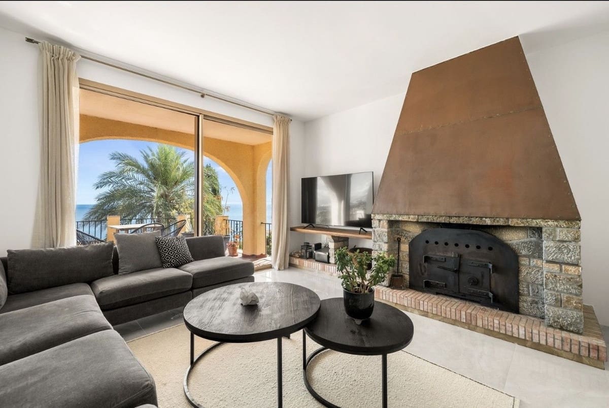 7 bedroom Villa for sale in Estepona with pool garage - € 1,675,000 (Ref: 10049548)