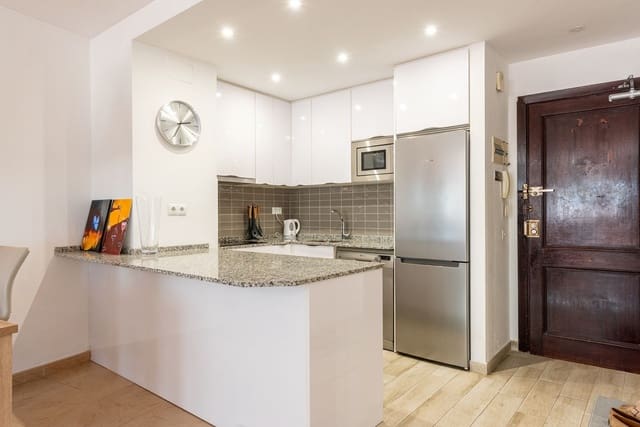 1 sovrum Lägenhet till salu i Estepona med pool - 329 000 € (Ref: 10049584)