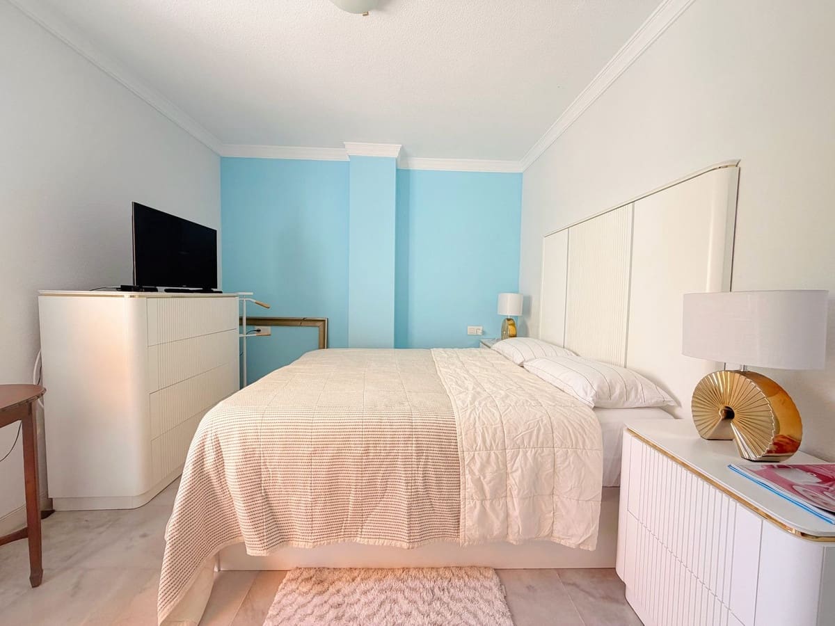 2 soveværelse Lejlighed til salg i Estepona med swimmingpool garage - € 475.000 (Ref: 10049590)