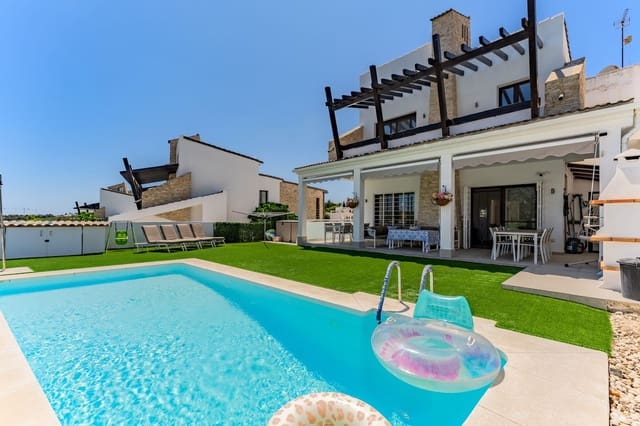 6 makuuhuone Omakotitalo myytävänä paikassa Valle Romano Golf, Estepona mukana uima-altaan 
autotalli - 1 200 000 € (Ref: 10049600)