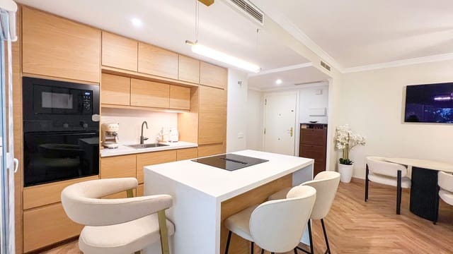Apartamento de 2 habitaciones en Marbella en venta con piscina garaje - 557.000 € (Ref: 10055556)