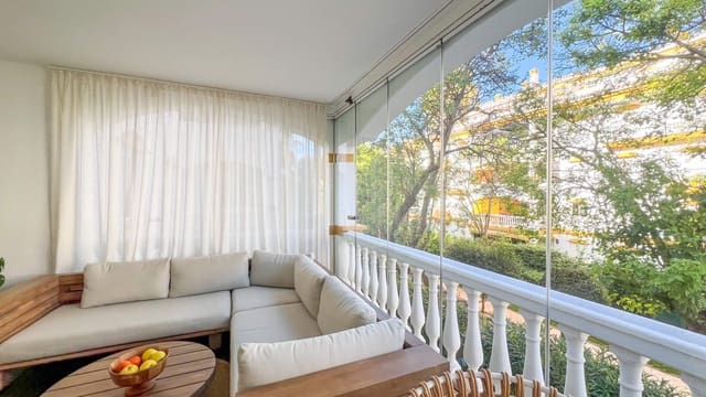 Apartamento de 2 habitaciones en Marbella en venta con piscina garaje - 557.000 € (Ref: 10055556)