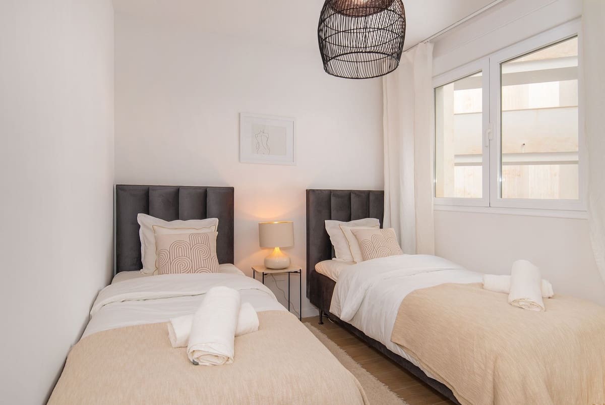 2 quarto Apartamento para venda em Nueva Andalucia com piscina - 675 000 € (Ref: 10055561)