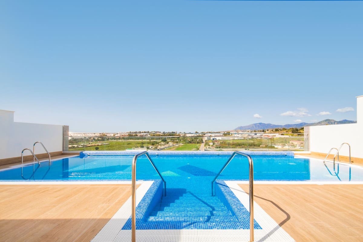 2 quarto Apartamento para venda em Nueva Andalucia com piscina - 675 000 € (Ref: 10055561)